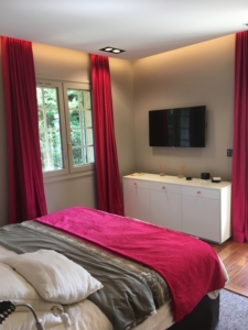 Rideaux Rouge - chambre - Maison-Petitcuenot---Tapissier-Lyon